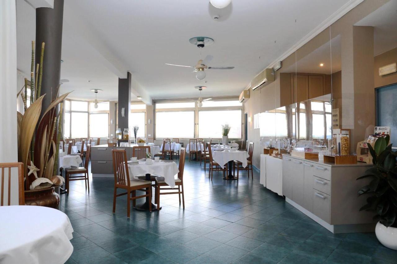 Hotel Villa Igea Diano Marina Buitenkant foto