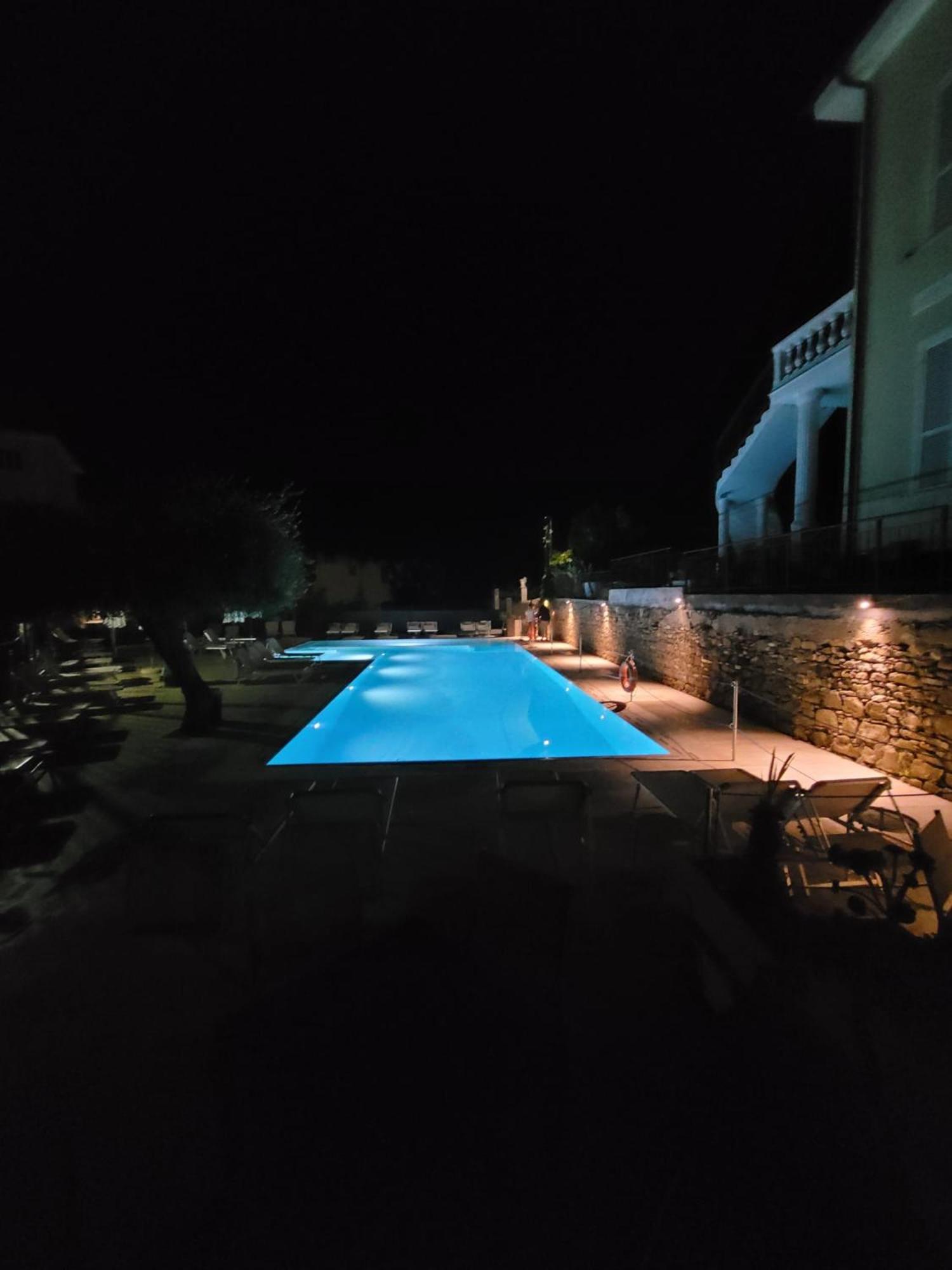 Hotel Villa Igea Diano Marina Buitenkant foto