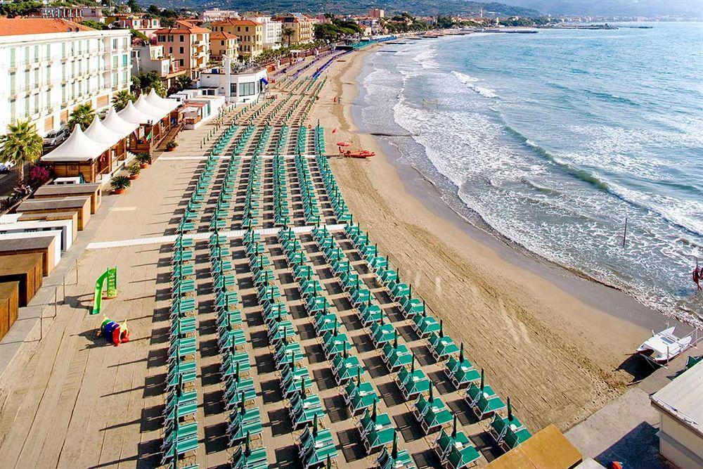 Hotel Villa Igea Diano Marina Buitenkant foto